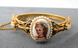 Vintage Florenza Victorian Revival Cameo Style Bangle Bracelet Signed Li... - $99.00