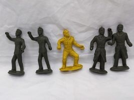 Lot Of (5) Vintage 1960s Open Hand Toy Figures 2 1/2" - $10.39