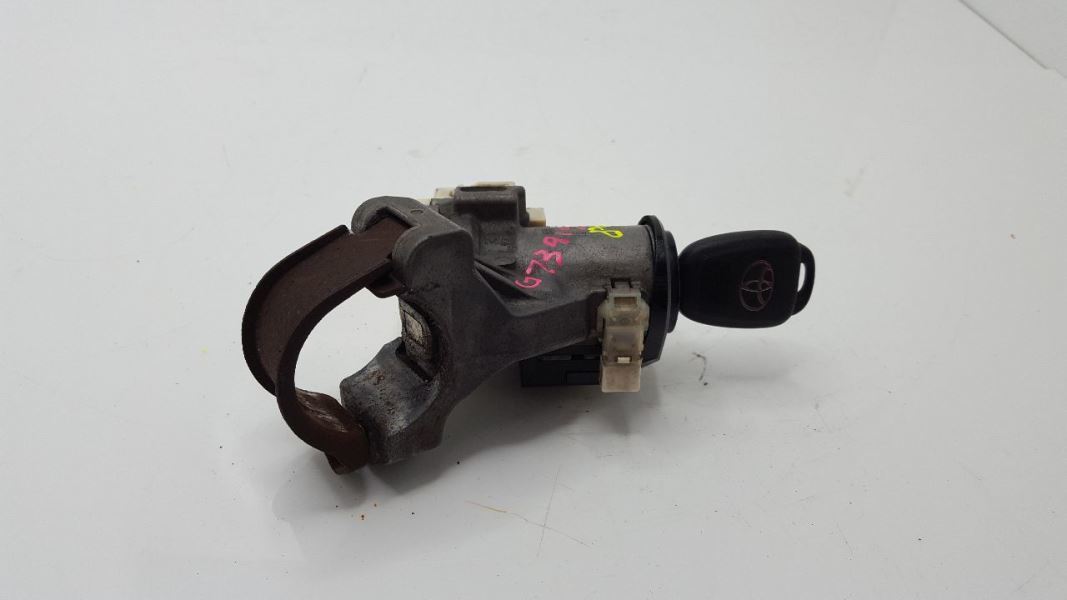 Primary image for Ignition Switch VIN F 5th Digit Conventional Ignition Fits 13-18 RAV4 519101