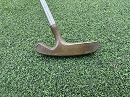 ACUSHNET Bulls Eye John Reuter Jr LBM4S Putter 32.5&quot; RH Original Grip - $23.01