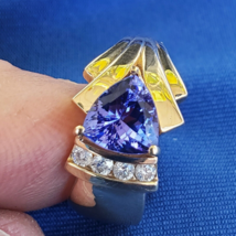 Earth mined Tanzanite Diamond Engagement Ring 14k Gold Modern Design Solitaire - €4.368,43 EUR