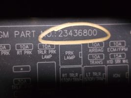 15-16-17 BUICK ENCLAVE  /FUSE/RELAY/BOX/W/O TOW PACKAGE/LID /COVER image 2