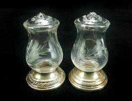 Vintage Glass Salt And Pepper Shakers, Quaker Silver, Hurricane Lamps, #SHK-0\2 - £30.57 GBP