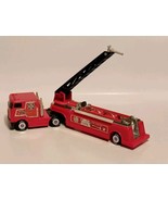 Tonka Vintage 1990 11&quot; 2pc. Red Plastic Fire Rescue Ladder Truck #131 - $272.80 MXN