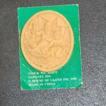 New House of Lloyd Carved Christmas Nativity Pin Brooch 1995 Vintage - £6.71 GBP