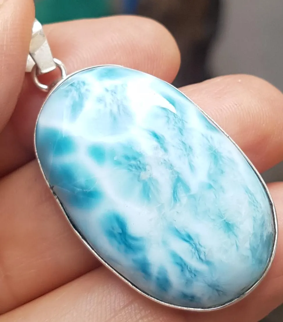 BLUE LARIMAR handcarved Gemstone 925 sterling silver pendant (larc-4) - €64,04 EUR BLUE LARIMAR handcarved Gemstone 925 sterling silver pendant (larc-4) - €64,04 EUR
