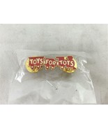 NEW Toys For Tots Train Pin Collectible - $131.73 MXN