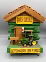 Vtg John Deere Log Cabin Tractor Wall Key Holder Hooks Decor Log Cabin - $226.65 MXN