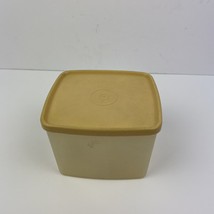 Tupperware 312-63 clear container Almond Lid 310-88 - £5.29 GBP