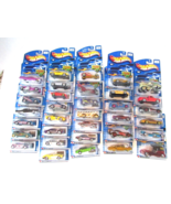35 Mattel Hot Wheels Diecast Cars Race &amp; Win Collection 2001 Sealed Lot-D - $625.75 MXN