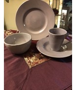 RARE RETRONEU GARCIA LILAC GLOSSY EVERYDAY CHINA 4 PC PLACE SETTING - $41.66 CAD