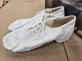 So Danca JZ10 White 6.5L Jodi Leather Lace Up Split Sole Jazz Shoe - $14.80