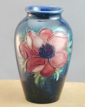 Gorgeous Early Moorcroft England 4&quot; Anenome Vase - £117.95 GBP