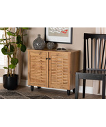 Margaret Oak Brown 2-Door Shoe Storage Cabinet - $2,490.36 MXN