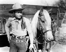 Roy Rogers hand on his gun prepares for action with Trigger 24x30 inch poster - £23.64 GBP