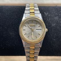 Vintage Seiko Two Tone Ladie's Watch 3Y03-CA10 Estate Find Parts or Repa... - $14.85