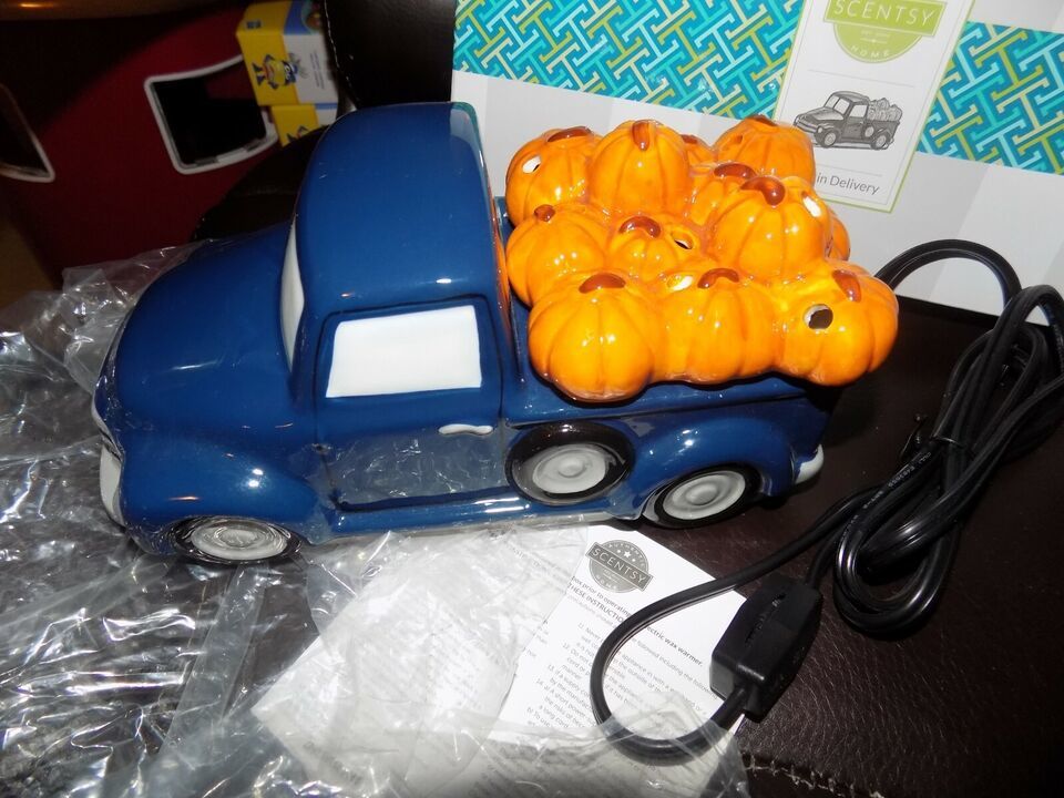 Scentsy Warmer BLUE TRUCK PUMPKIN Delivery 1950 Chevy Lights up Retro Collection - $164.25
