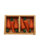 Vintage hand made wood &amp; polymer clay carrot crate brooch - $225.06 MXN