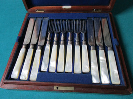 Reed &amp; Barton Mother Of Pearl Handle Flatware Set 24 Pcs Original Wood Box - £435.24 GBP