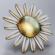 Vintage Avon Daisy Perfume Brooch #1 - $182.44 MXN