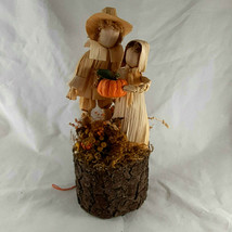 Corn Husk Pilgrim Man &amp; Woman 7 &amp; 6 inch figures  standing on stump w Pu... - $22.17