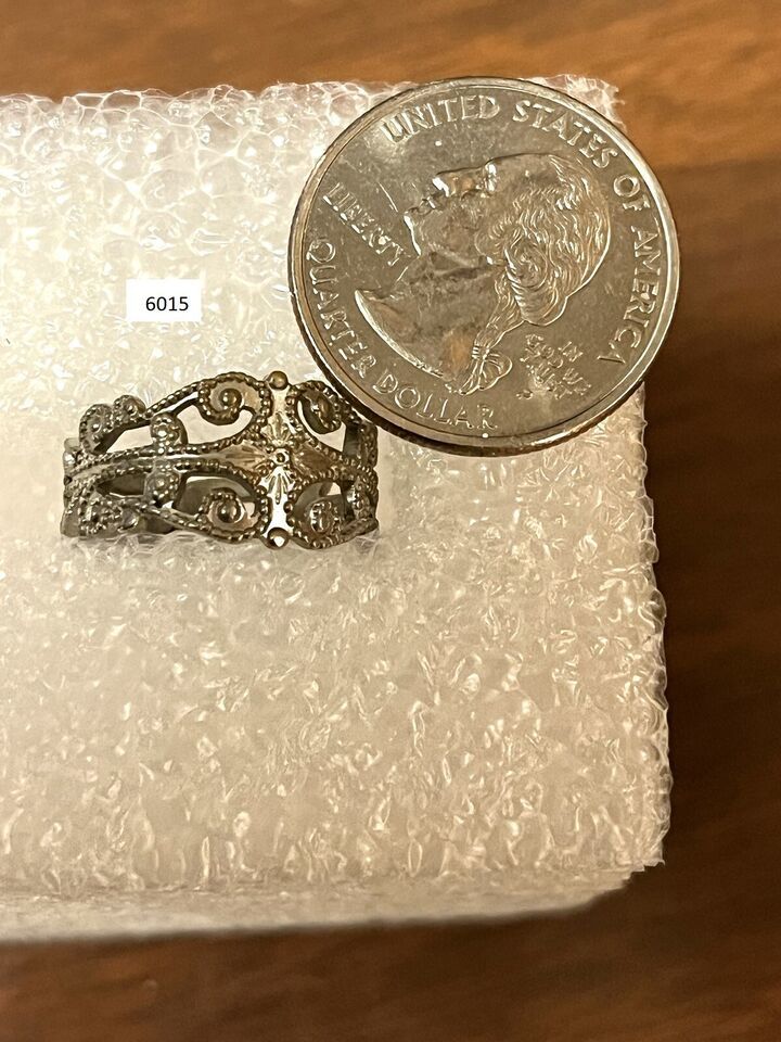 VTG JEWELRY RING SILVERTONE LACEY 3/4 X 3/8 6015  IS 5/8 INSERT HOLE - $2.00