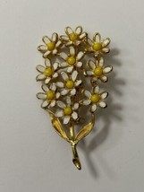 Vintage Weiss Enamel Daisy Cluster Brooch Pin Gold Tone - £13.22 GBP