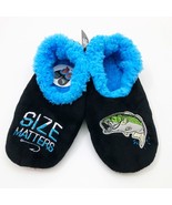 Snoozies Men&#39;s Slippers Size Matters Fishing Medium 9/10 Black - $275.14 MXN
