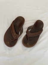 OluKai Hiapo Sandals Men&#39;s Size 9 Brown Leather Beach Slip On Thong Flip Flop - £30.43 GBP