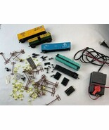 HO GAGE lot TRAIN CARS &amp; ACCESSORIES FOR PARTS OR REPAIR - $33.19 CAD
