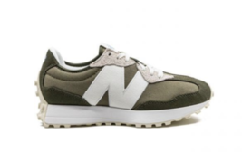 New Balance 327 Lifestyle Men&#39;s Sneaker Casual Shoes Sports D Green NWT MS327DC - £101.85 GBP