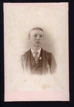 CABINET CARD PHOTO  taken by SOUTHERN ART GALLERY J. Philips YOUNG MAN suit - $9.50