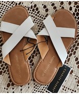 Charles Albert ~ Slip On ~ Criss-Cross Strap Sandals ~ WHITE ~ Ladies M ... - $365.35 MXN