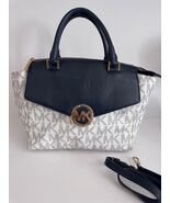 Michael Kors Hudson Large Navy &amp; White Signature Satchel Purse Bag READ - $1,271.06 MXN
