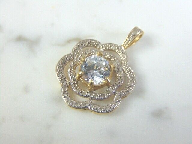 Primary image for Womens Vintage Estate 10K Gold Diamond Flower Pendant 2.5g E3200