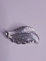 Gerry&#39;s Vintage Pin Brooch Brushed Silver Leaf Textured Signed 1980s - $247.70 MXN