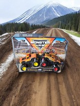 El Toro Loco Vs Monster Mutt Monster Jam Trucks 1/64 Series 27 Spin Master (NEW) - $10.64