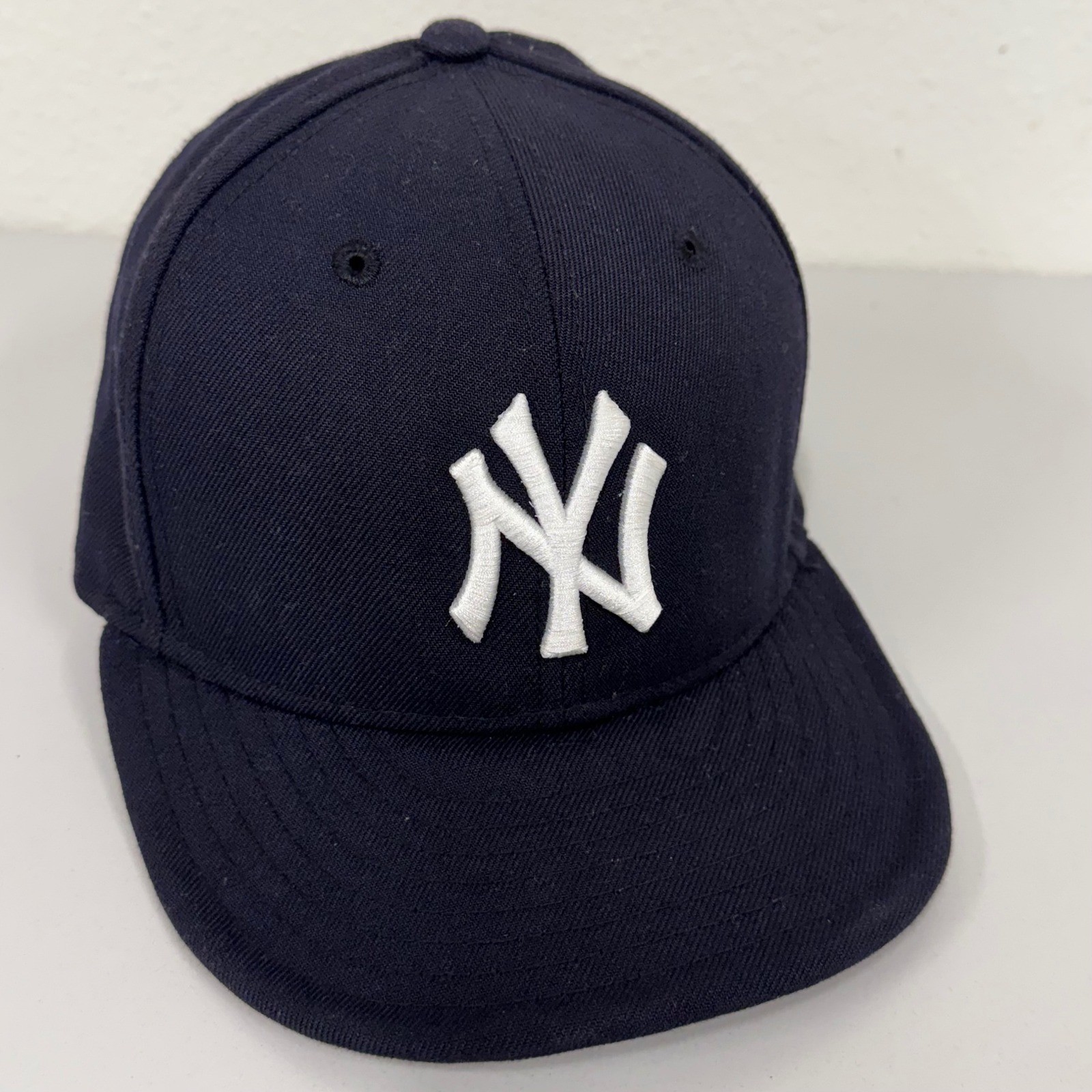 New Era Yankees Hat MLB Baseball Cap Fitted Navy Blue Adult - $15.99