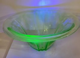 Anchor Hocking Princess Pattern Green Uranium Hat-Shaped Bowl image 2