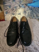 CLARKS Soft Black Leather Lace up  Shoes Size 7  EU 41 Express Shipping - $39.95