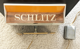 Schlitz Lighted Metal / Plastic Bar Sign 1966 Works - £47.96 GBP
