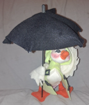 Annalee Spring White Duck In Raincoat With Umbrella Felt Plush 1992 Posable Doll - $37.39