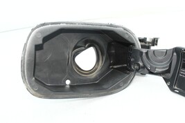 2015-2018 MERCEDES C300 C43 W205 FUEL FILLER DOOR BRACKET COVER H1608 image 4