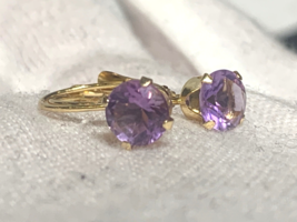 14K Yellow Gold Earrings 1.11g Fine Jewelry Purple Color Stone - £71.90 GBP