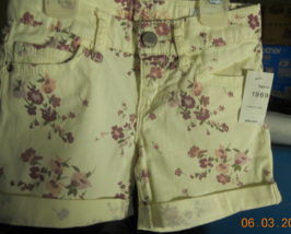 SOLD  GAP Kids Floral IVORY 1969 Cotton Blend Everyday Summer &quot;6&quot; Regular Shorts - £8.65 GBP