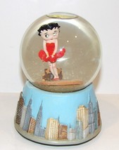 Lovely 1995 Vandor Betty Boop I Wanna Be Loved By You Musical Snow Globe - £22.97 GBP