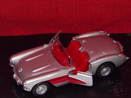 1957 Chevy Corvette MAISTO-MINT - £5.55 GBP