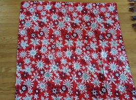 Vintage Holiday Snowflakes Tablecloth Red White Grey Cotton 51&quot; x 51&quot; - £9.45 GBP