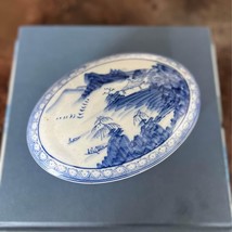 Vintage Blue &amp; White Pagoda Chinoiserie Lidded Box Jewelry Trinket Asian  - £18.77 GBP