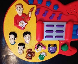 The Wiggles Red Guitar Musical Songs &amp; Sounds Toy 2003 Spin Master TESTED - £19.07 GBP